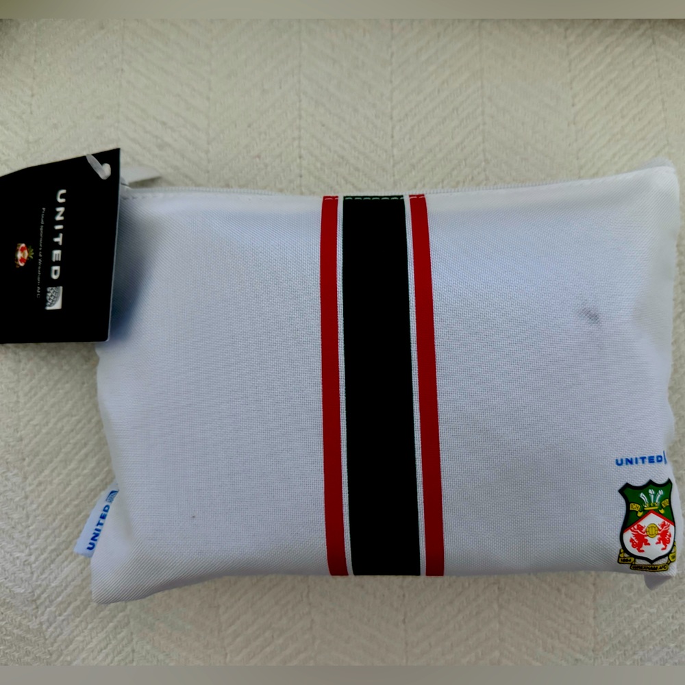United Airlines Limited Edition Wrexham Amenity Kit
